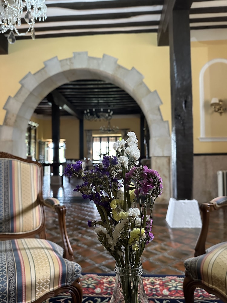 hotel palacio la casona de cerrazo