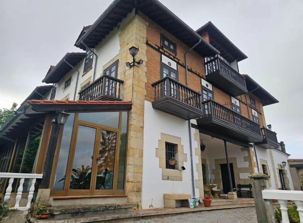 hotel palacio la casona de cerrazo