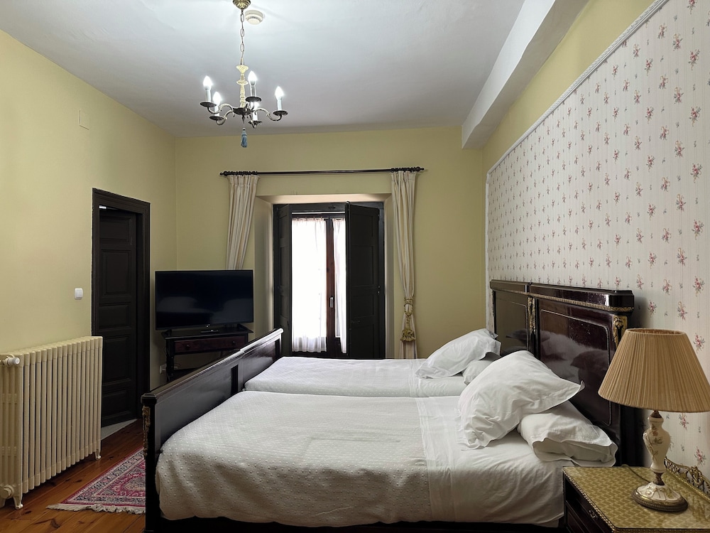 hotel palacio la casona de cerrazo