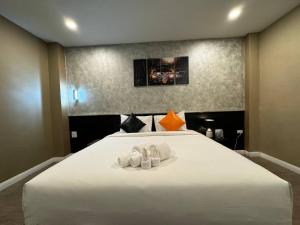 the s hotel