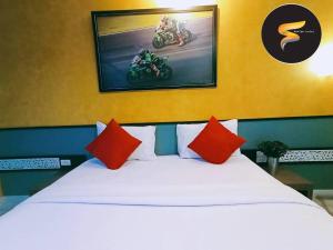 the s hotel