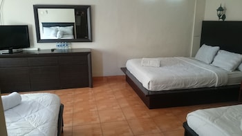 agus beach inn