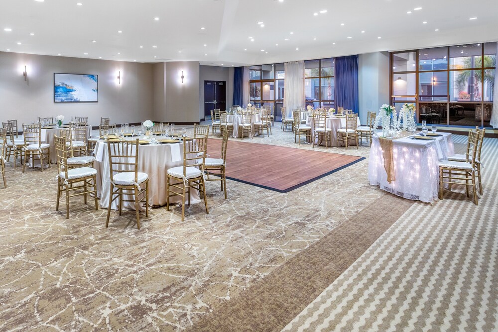 crowne plaza los angeles harbor hotel by ihg