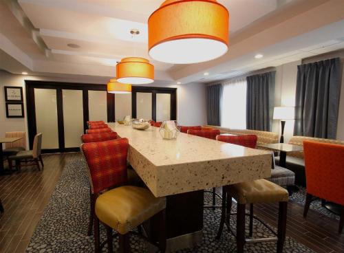 hampton inn suffolk