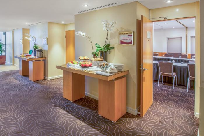crowne plaza perth by ihg
