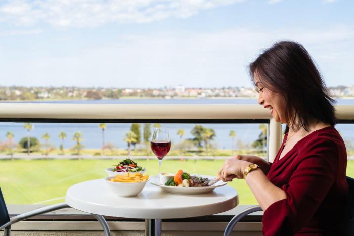 crowne plaza perth by ihg