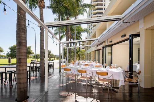 crowne plaza perth by ihg