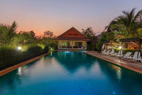 oscar villa aonang krabi