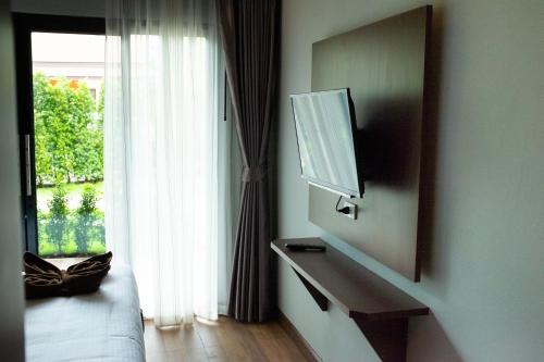 oscar villa aonang krabi