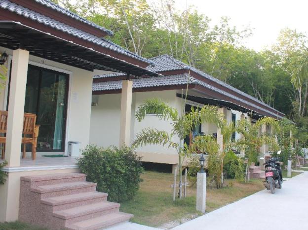 oscar villa aonang krabi