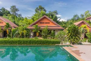 oscar villa aonang krabi