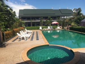 oscar villa aonang krabi