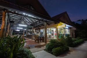 oscar villa aonang krabi