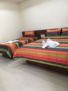 oscar villa aonang krabi