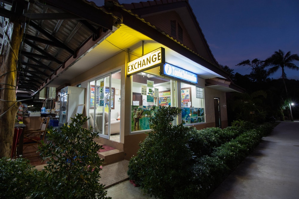 oscar villa aonang krabi