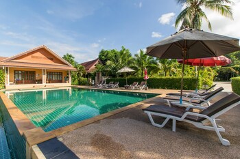 oscar villa aonang krabi