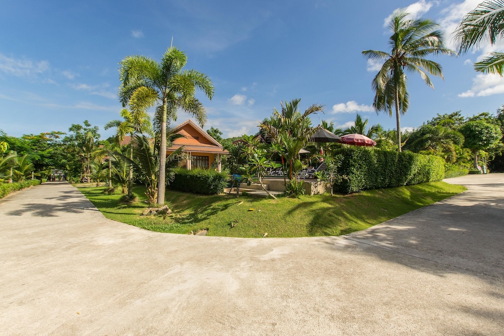 oscar villa aonang krabi