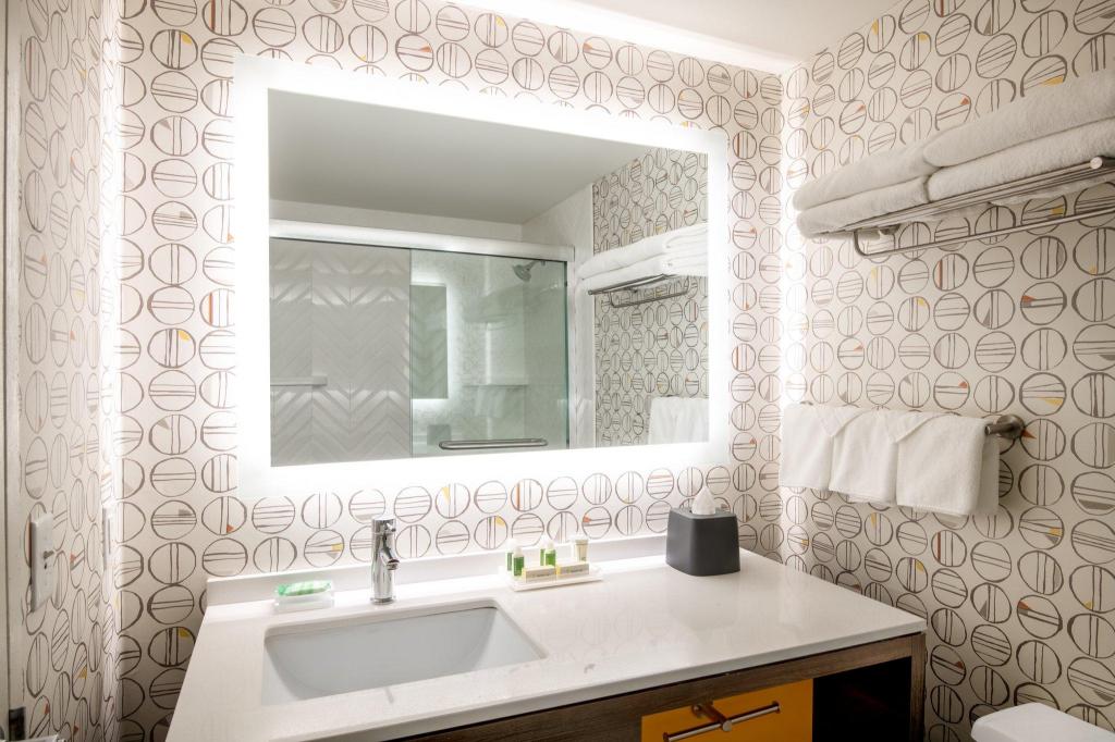 holiday inn and suites pittsfield berkshires by ihg