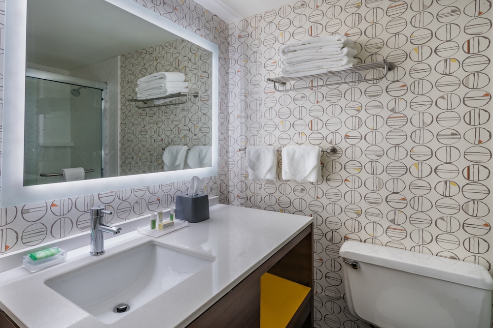 holiday inn and suites pittsfield berkshires by ihg