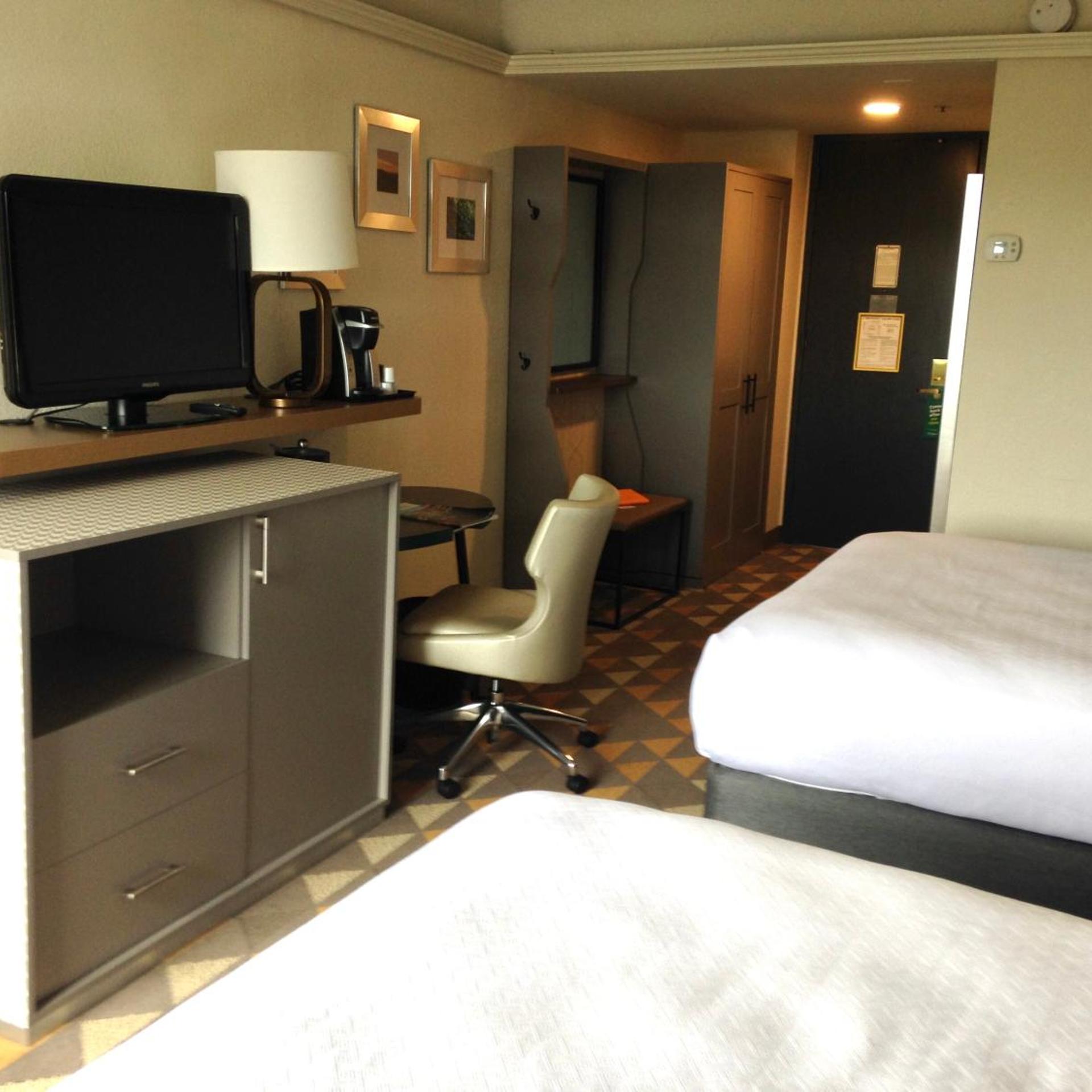 holiday inn and suites pittsfield berkshires by ihg
