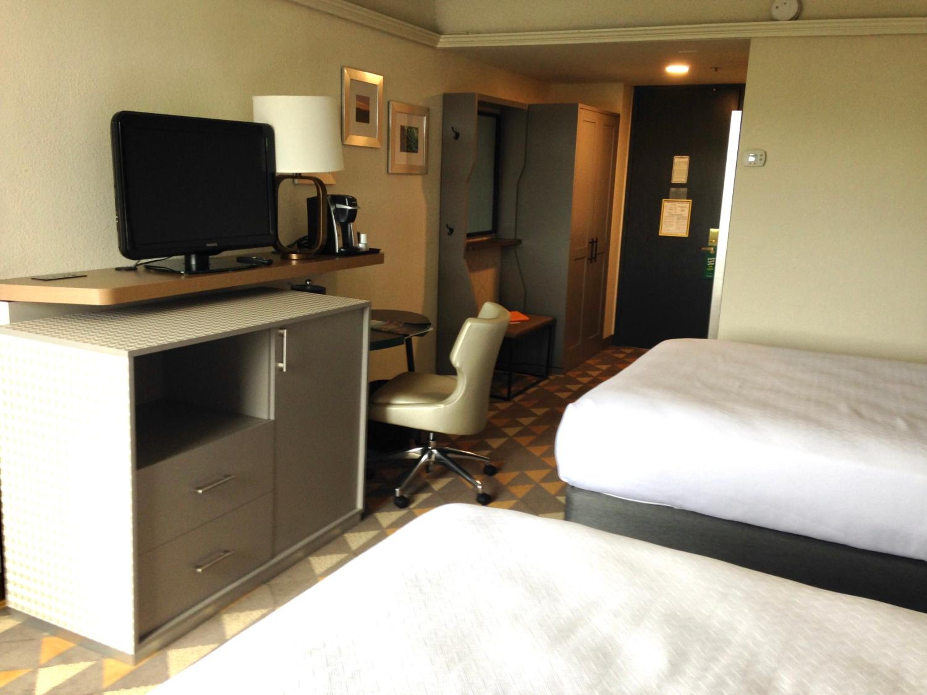 holiday inn and suites pittsfield berkshires by ihg