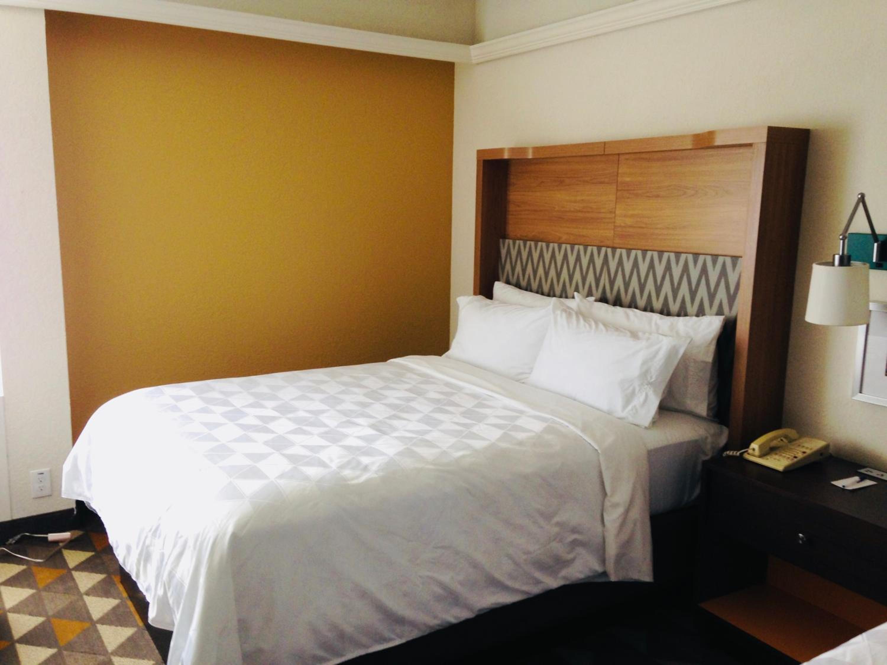 holiday inn and suites pittsfield berkshires by ihg