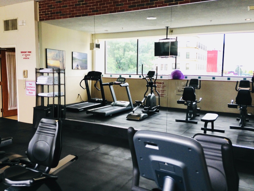 holiday inn and suites pittsfield berkshires by ihg