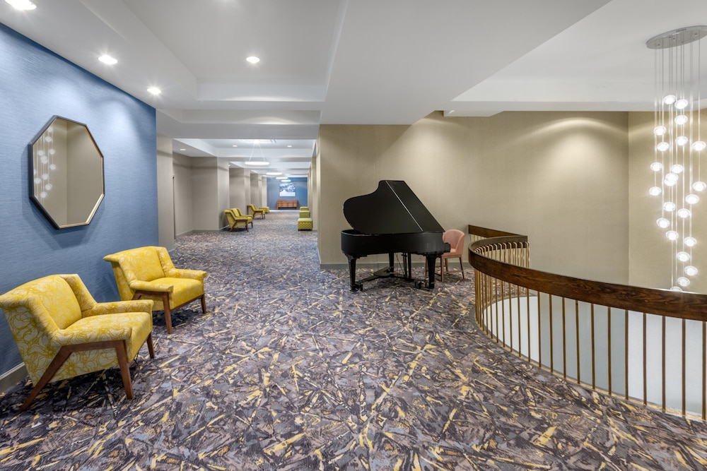 holiday inn and suites pittsfield berkshires by ihg