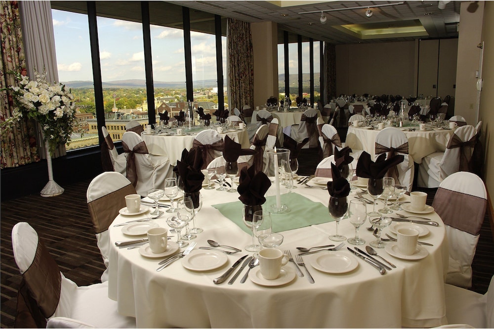 holiday inn and suites pittsfield berkshires by ihg