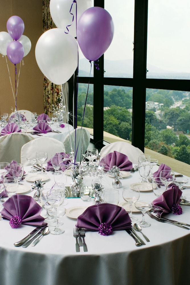 holiday inn and suites pittsfield berkshires by ihg