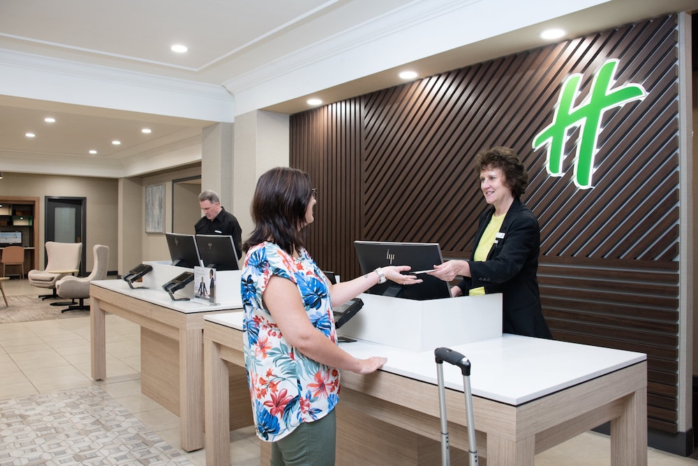 holiday inn and suites pittsfield berkshires by ihg