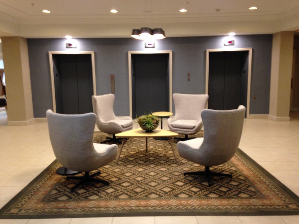 holiday inn and suites pittsfield berkshires by ihg