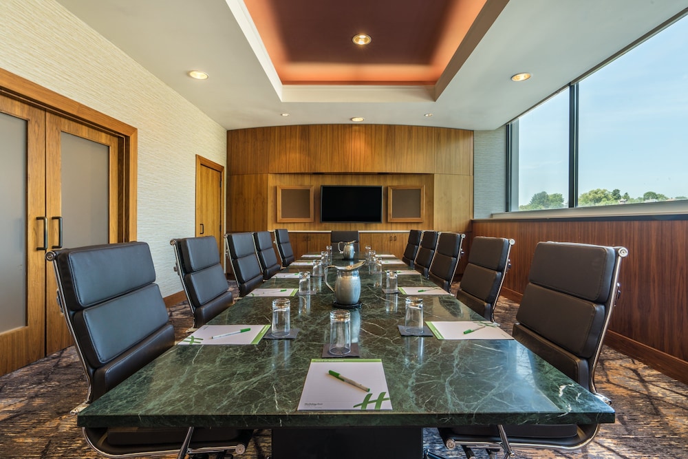 holiday inn and suites pittsfield berkshires by ihg