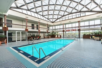 Holiday Inn & Suites Pittsfield-Berkshires By Ihg,Pittsfield>>Berkshire County,3 star