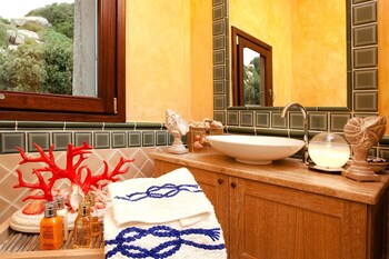 holiday residence punta falcone