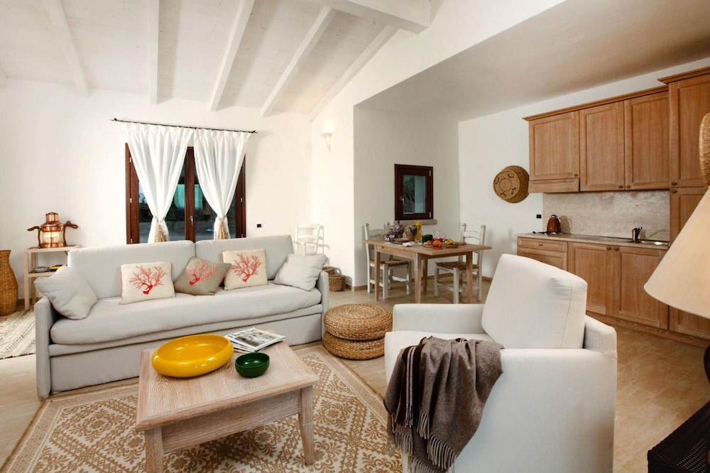 holiday residence punta falcone