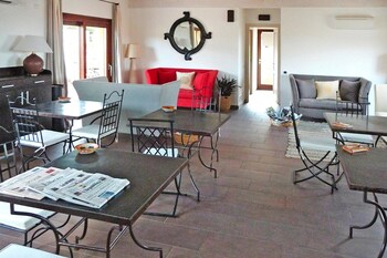 holiday residence punta falcone