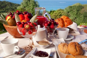 holiday residence punta falcone