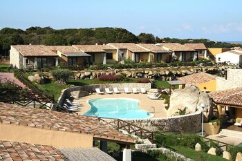 holiday residence punta falcone