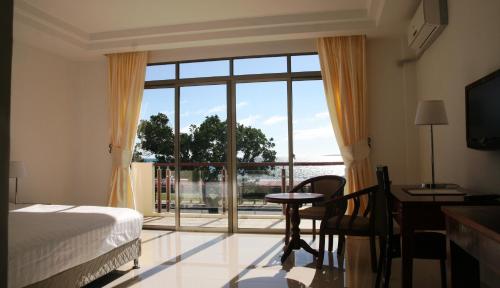 emerald hotel