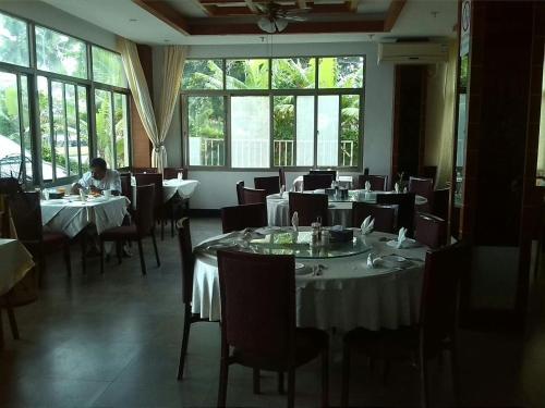 emerald hotel