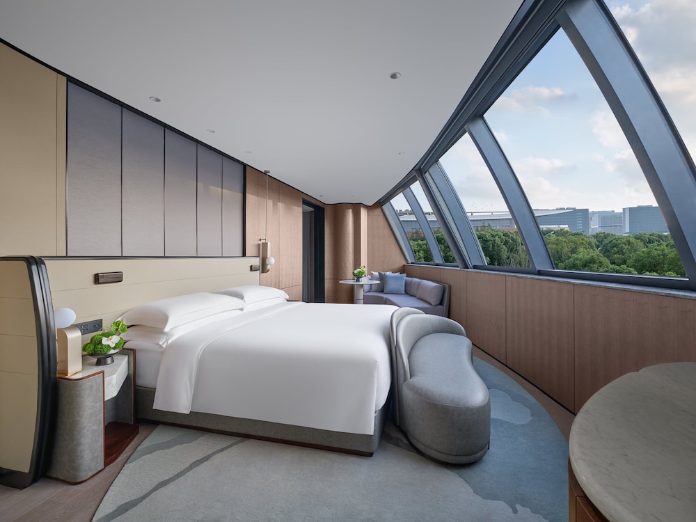 intercontinental shanghai harbour city by ihg