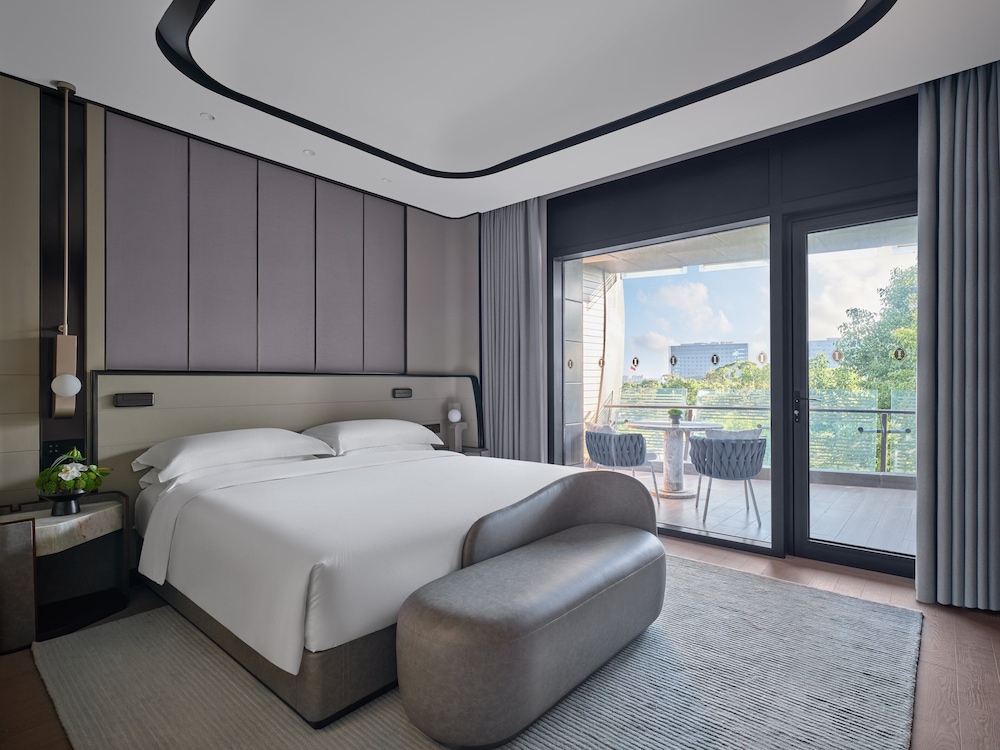 intercontinental shanghai harbour city by ihg