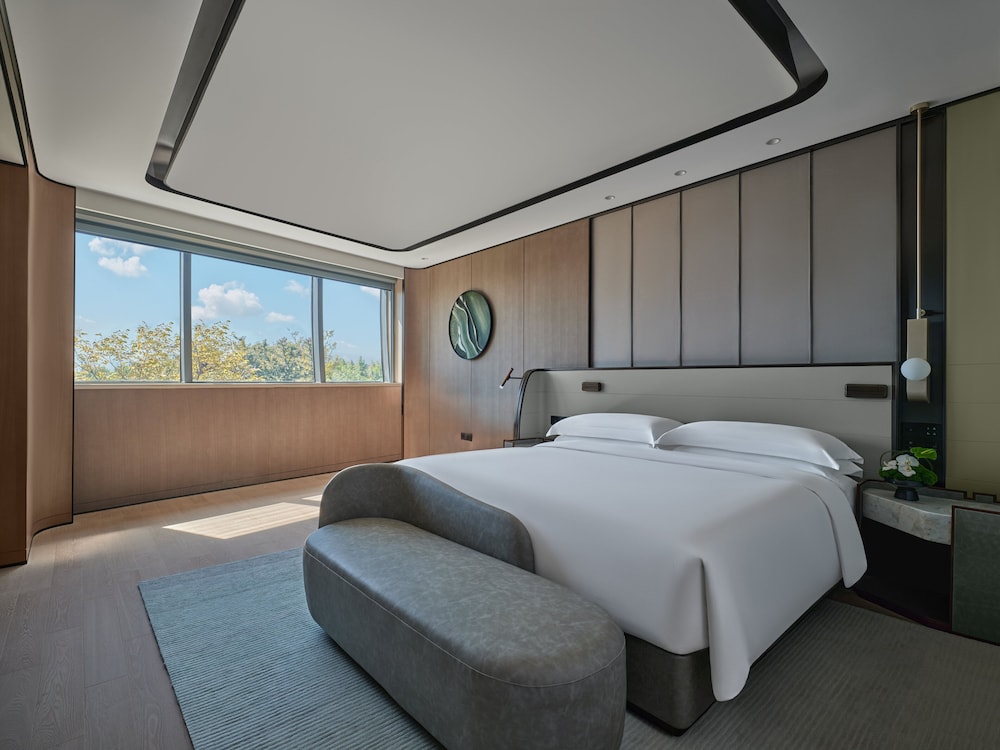 intercontinental shanghai harbour city by ihg