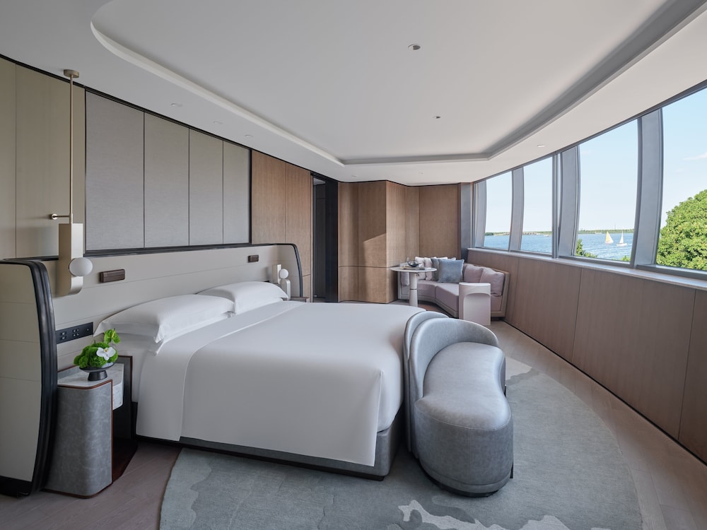 intercontinental shanghai harbour city by ihg
