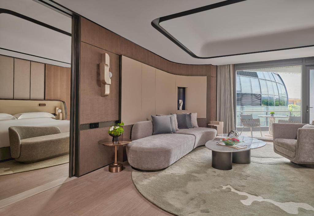 intercontinental shanghai harbour city by ihg
