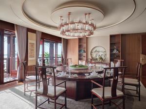 intercontinental shanghai harbour city by ihg