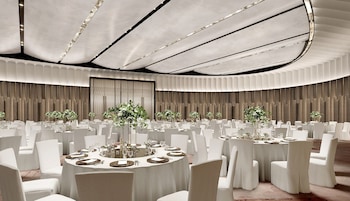 intercontinental shanghai harbour city by ihg