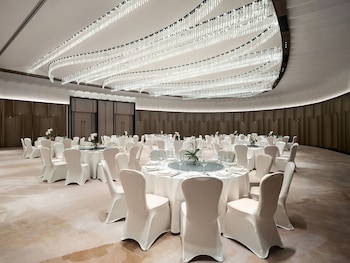 intercontinental shanghai harbour city by ihg