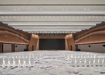 intercontinental shanghai harbour city by ihg